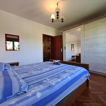 Apartment Fuer 4 Personen Ca 68 Qm In Pula, Istrien Istrische Riviera *