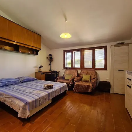 Fuer 4 Personen Ca 68 Qm In Pula, Istrien Istrische Riviera Apartment *